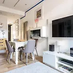 Luxury Modern One Bedroom In Great Location