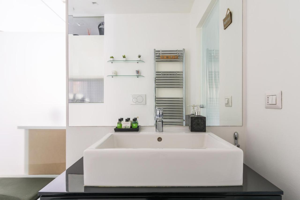Luxury Modern One Bedroom In Great Location Appartamento Milano